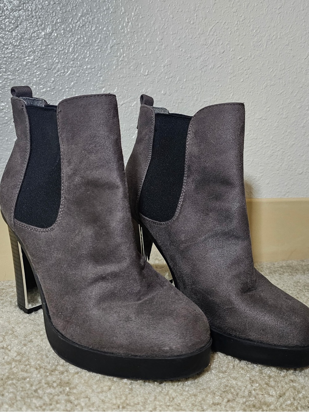 New Look Grey Faux Suede Heeled Chelsea Boots